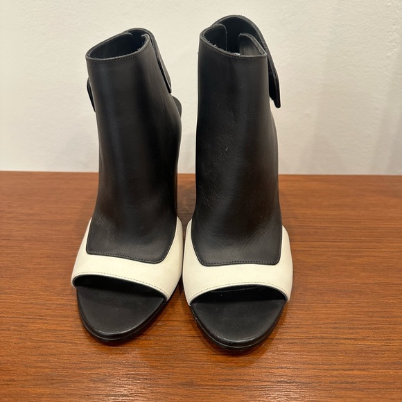 VINCE AGATHA open toe booties - Picture 2 of 7